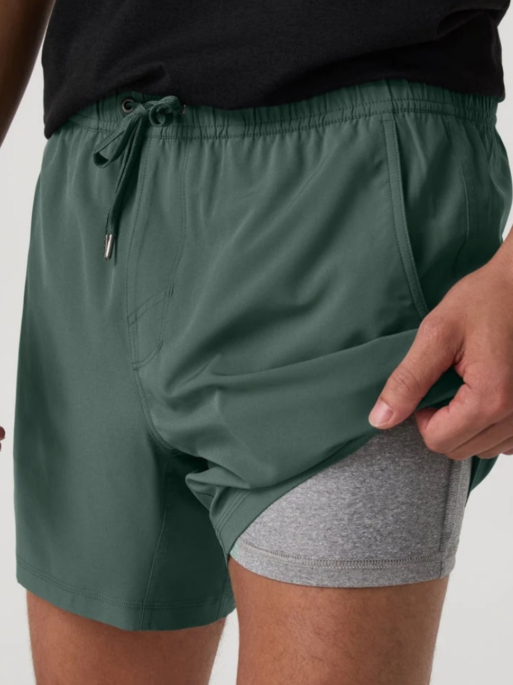 NWT Vuori Kore Lined 7” Short